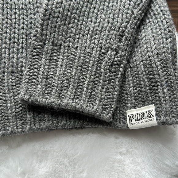VS PINK Grey Knit Sweater Logo size XS - Picture 3 of 6